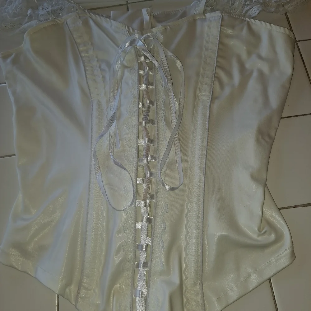 White lace short sleeve corset lace up high low lingerie top y2k shirt - Picture 13 of 14